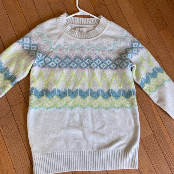 Loft crew neck Sweater white with pink , gray , blue , yellow beautiful pattern - Picture 5 of 13